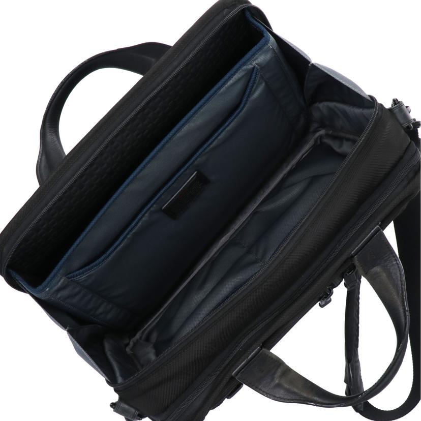 TUMI トゥミ/スモールスクリーンエクスパンダブルラップトップ TUMI トゥミ/スモールスクリーンエクスパンダブルラップトップ