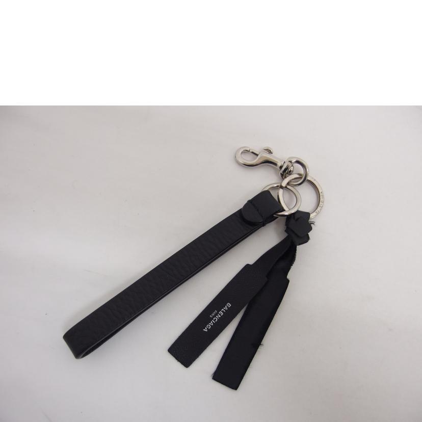 f*9様 美品バレンシアガ キーリング エブリデイ シルバー 銀 レア キーホル 美品バレンシアガ キーリング エブリデイ シルバー 銀 レア