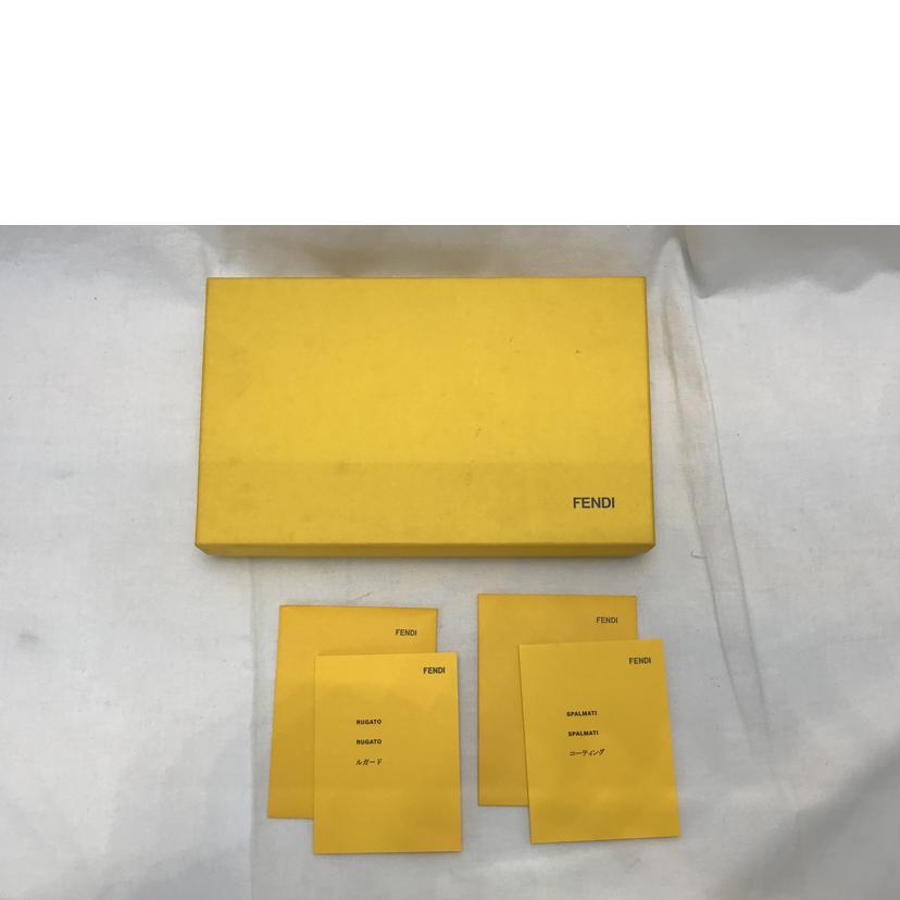 FENDI フェンディ/ズッカ柄ラウンドファスナー長財布/Bランク/51