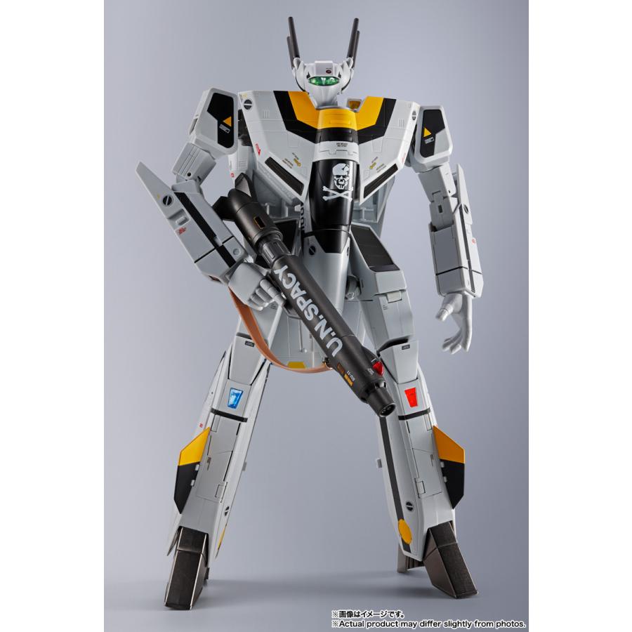 予約】【8月発売予定】 DX超合金 VF-1S バルキリー ロイ・フォッカー