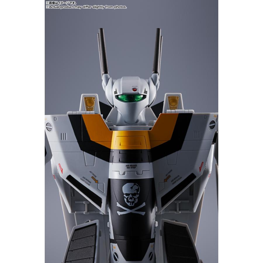 予約】【8月発売予定】 DX超合金 VF-1S バルキリー ロイ・フォッカー