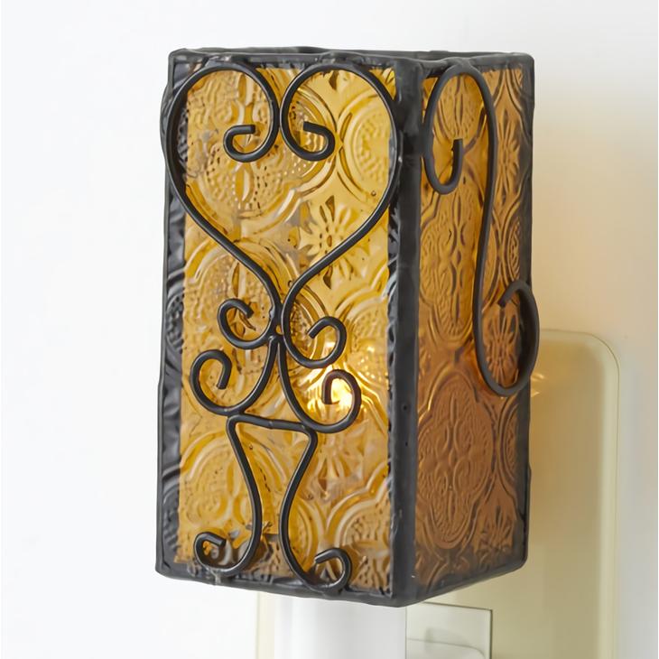 フットライト コンセント Led フットランプ 間接照明 非常灯 寝室 ステンドグラス ステンドランプ おしゃれ クララamber 6866 手づくり家具 ウッドギャラリー樹 通販 Yahoo ショッピング