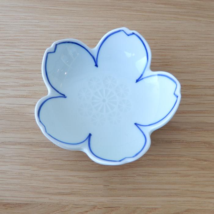 有田焼　白磁さくら型向付（5枚） 桜型小付皿 /赤 青 和食器 小鉢 小付 豆皿 有田焼 単品 祝 桜 さくら