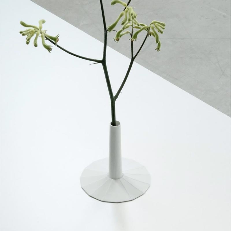 ☆各務鑛三 作☆クリスタルガラス 花瓶 【湧(ゆう)】 一輪挿し 高さ