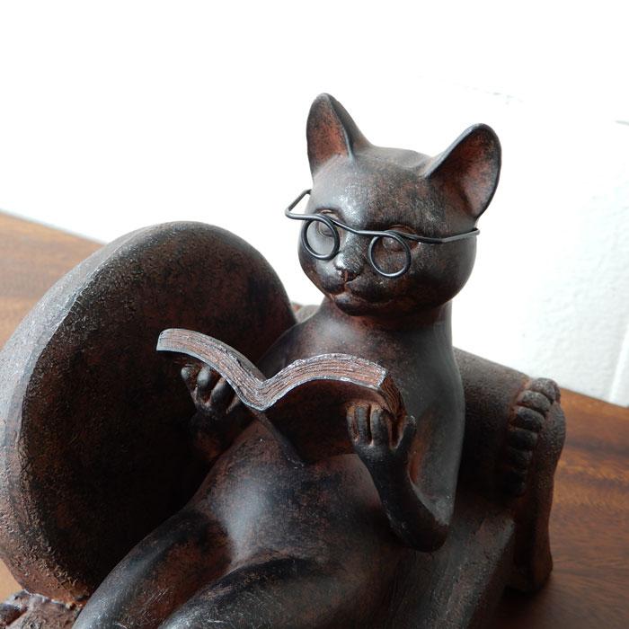 ソファで読書する猫 猫の置物 置物 猫雑貨 猫グッズ ねこ cat キャット