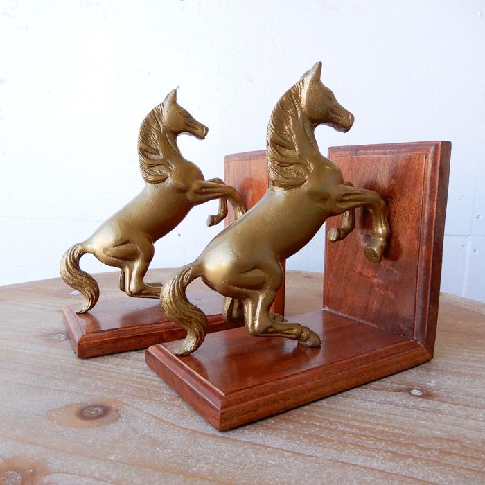 ブックエンド 馬 ゴールド モダン 置物　動物 おしゃれなアンティーク調のインテリア雑貨、馬が本を支える