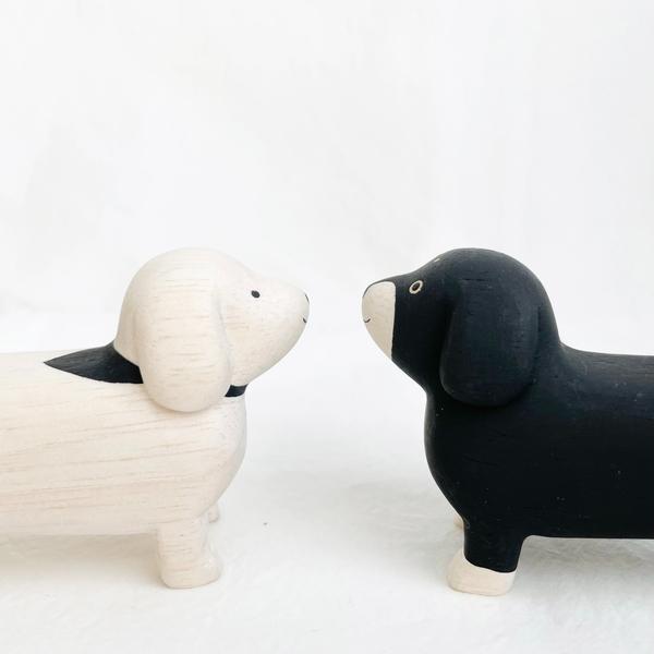 ダックスフンドの木彫り ホワイト ダックスフンド 犬 ワンコ Dog