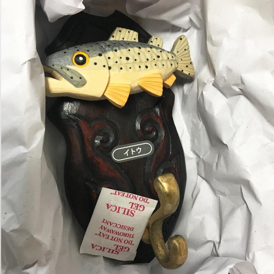 北海道のイトウの木彫り