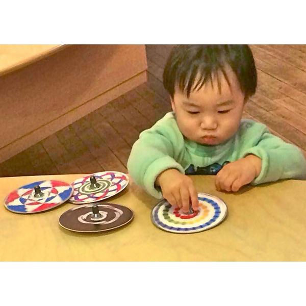 こま コマ 独楽 色変わり Cdコマ虹 日本グッドトイ受賞おもちゃ デザイン Top P 004 木のおもちゃ製作所 銀河工房 通販 Yahoo ショッピング