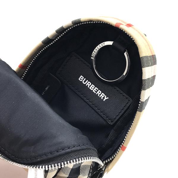 BURBERRY バッグ バーバリー バックパックリュック チャーム BURBERRY バッグ バーバリー バックパックリュック チャーム