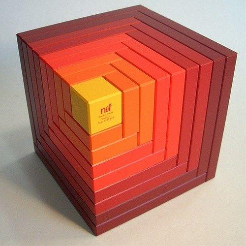 naef（ネフ） セラ 赤 正規輸入品 国産木箱おまけ付 ネフパターン