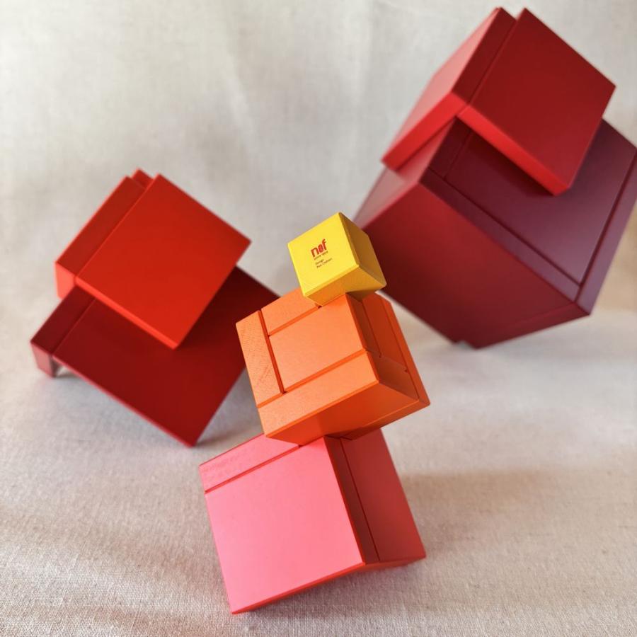 naef（ネフ） セラ 赤 正規輸入品 国産木箱おまけ付 ネフパターン