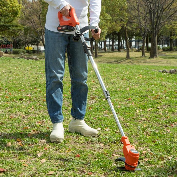 草刈り機　芝刈り機充電式　コードレス 新品　グリーン 充電式コードレス4WAY草刈り機 予備バッテリー付き 充電式草刈り機