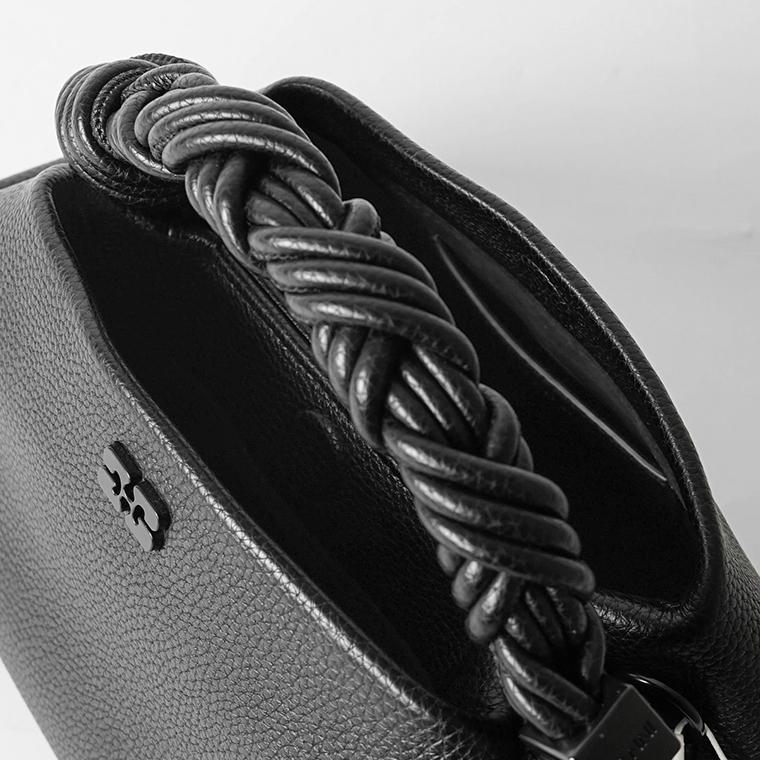 ガニー GANNI レディース バッグ BOU BAG SMALL GRAINED A6955 BLACK ブラック 099 25awの画像