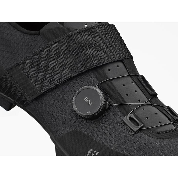 フィジーク FEROX CARBON ブラック シューズ Amazon.co.jp: [フィジーク] サイクリングシューズ FEROX CARBON