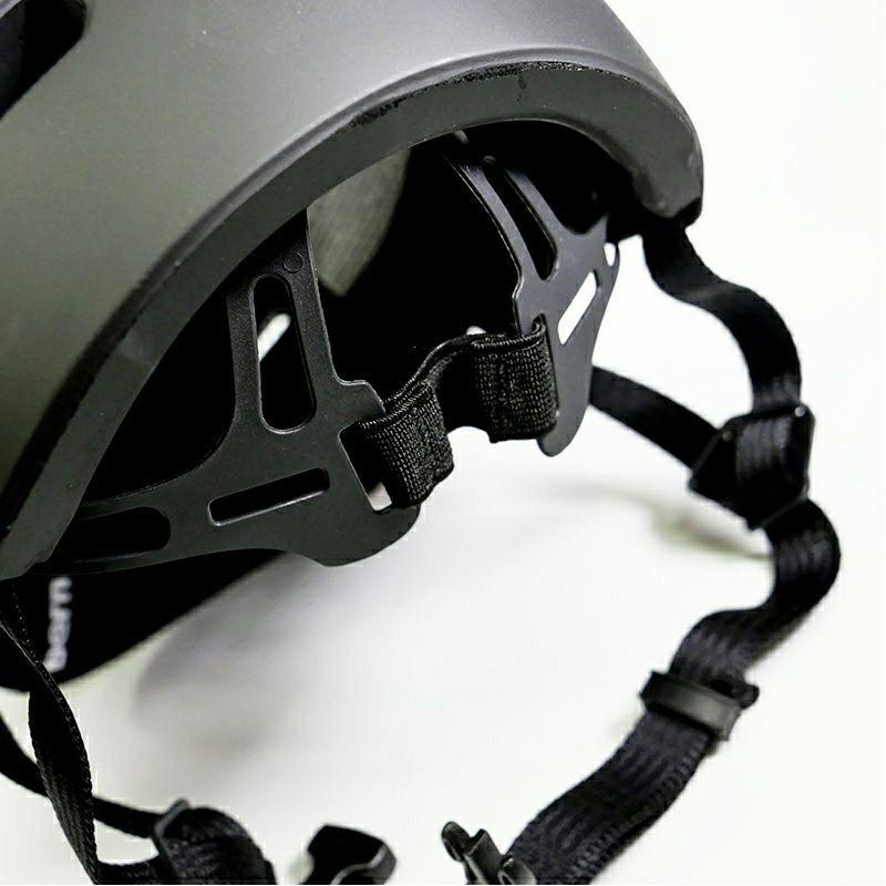 バーン NINO2.0（ニーノ2.0） マットブラック キッズヘルメットの画像