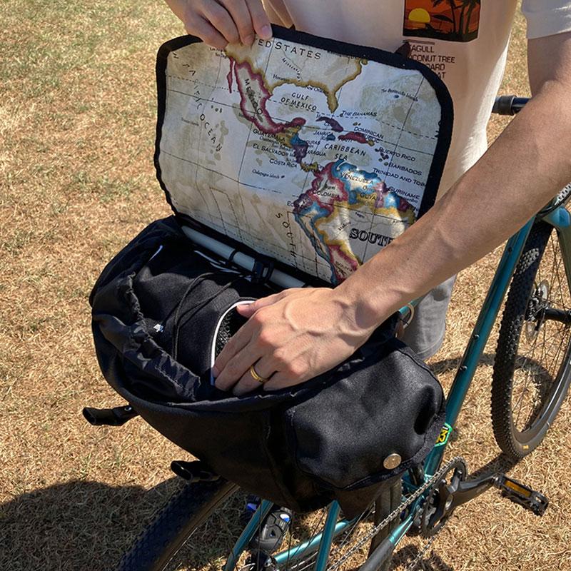 キャラダイス ワールドアドベンチャー 15L サドルバッグ ブラック