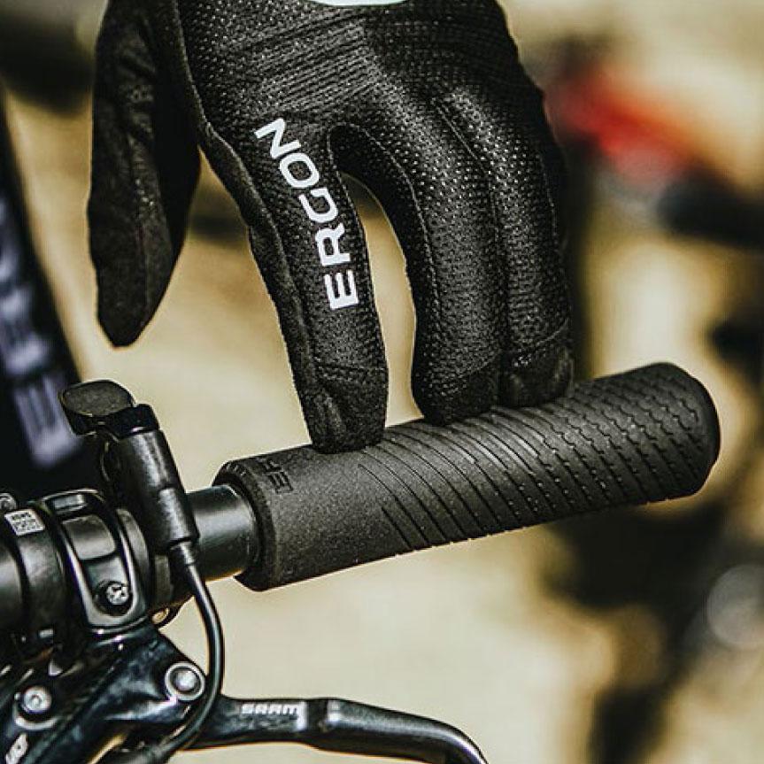 シマノプロ「クロスカントリーライザーカーボン」ハンドル680