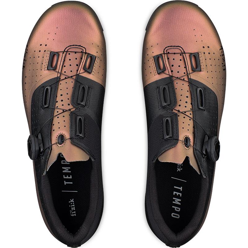 ウェア TEMPO OVERCURVE R4 IRIDESCENT WIDE フィジーク R4 TEMPO OVERCURVE IRIDESCENT ワイド カッパー/ブラック