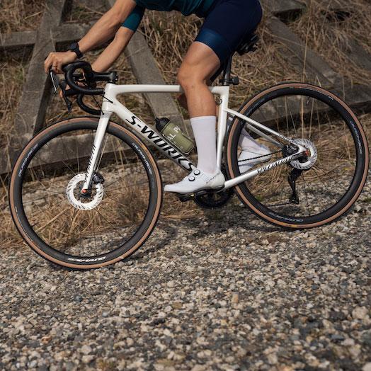 パナレーサー アジリスト デュロ TLR 700×25C チューブレスレディ