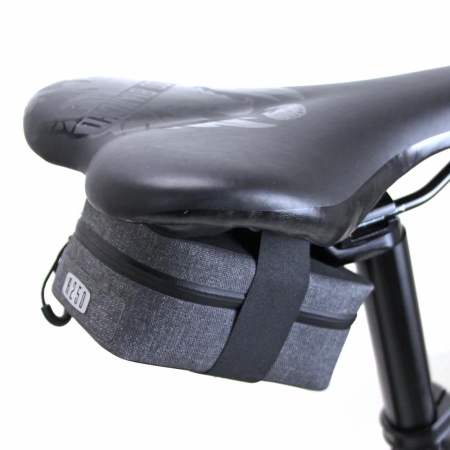 即納】R250 防水サドルバッグミニ グレー/ブラック : ワールドサイクル