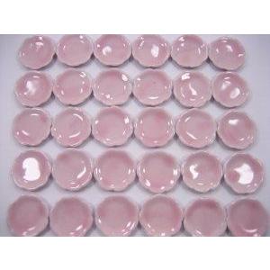30 Pink Scalloped Plates Doll House Miniatures Kitchen Ceramic Supply 2.5cm - 2258 ドール 人形 フ
