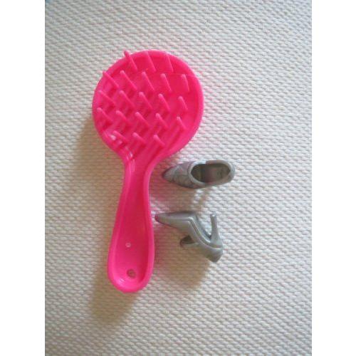 Barbie(バービー) Doll with Fashion Pink Dress, Comb \u0026 Shoe Set お人形さん あやつり人形 図形