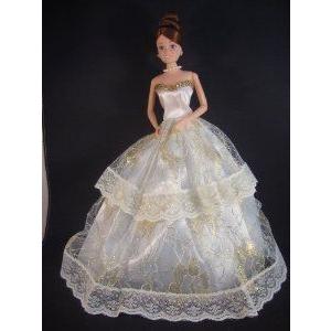 White Strapless Gown with Gold Lace Accents Made to Fit the Barbie(バービー) Doll ドール 人形 フィ