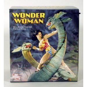 Wonder Woman \u0026 Serpents Mini Statue Designed by Adam Hughes フィギュア おもちゃ 人形