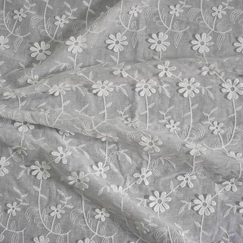 綿レース生地 マスク用生地 綿100% A026 カット 立体花柄生地 刺繍生地 コットンレース ワークレース 130cm*50cm |  | 02