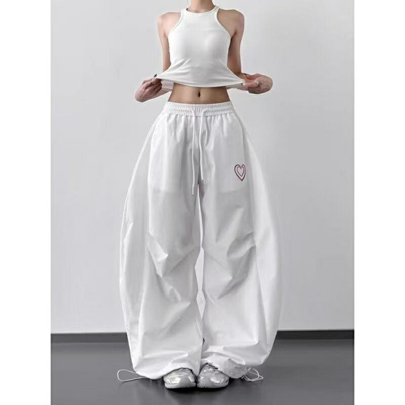 ワイドパンツ レディース ダンスウエア ハート スノーパンツ 裾ドロスト パラシュートパンツ ゆるカジ ストリート系 ダンス 衣装 体型カバー SLTE010(2色S-2XL) |  | 01