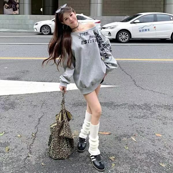 2色 ツーピース 長袖トレーナー 短パン ハイウエスト 韓国 ラフ トレーナー 薄手 長袖 レディース ショート丈 肩出し 春秋 秋服