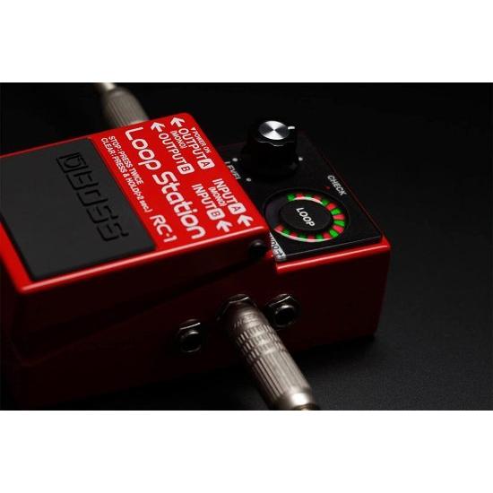 Boss RC-1 Loop Station バンドル with Power Adaptor， Roland 10ft Instrument ケーブル， Roland 6in Patch ケーブル， and Roland Picks_3