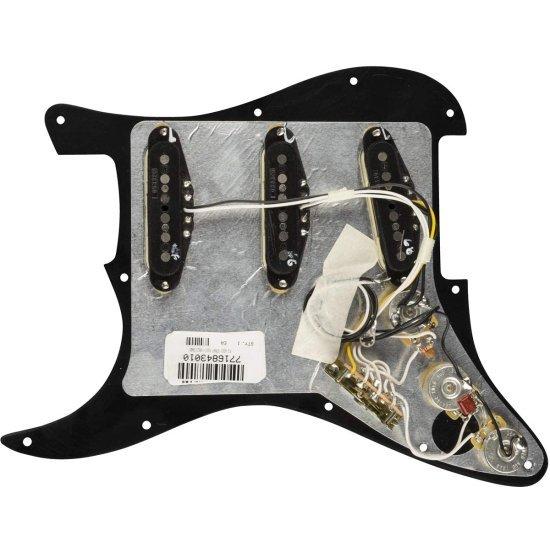 Fender Vintage ノイズレス Prewired ストラトキャスター ピックガード - 3-Ply Black_1