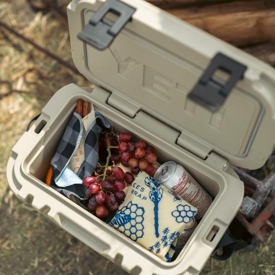 YETI（イエティ）ローディー15 ハードクーラー ダブルデューティーショルダーストラップ付き タン_5