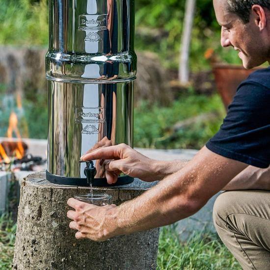 トラベル用 Berkey (バーキー) 大型重力式浄水器 エレメント2個付き トラベル用 Berkey (バーキー) 大型重力式浄水器 ブラックBerkey 浄水