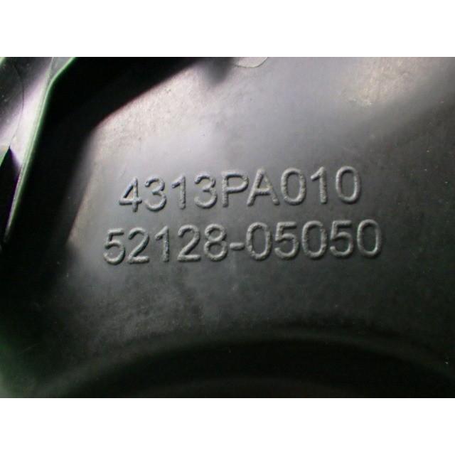 トヨタ（TOYOTA） AZT250/255 アベンシス フォグカバー 左右セット