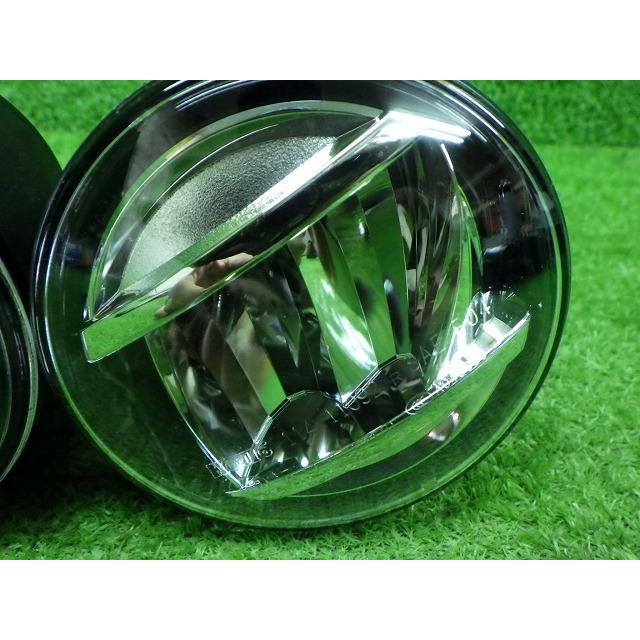 トヨタ（TOYOTA） ダイハツ 純正 LED フォグランプ 左右セット 114