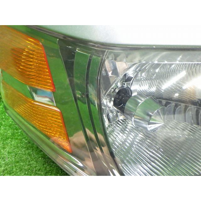 ヴォクシー トヨタ 60系 後期 右ヘッドライト HID 28-183 V6 ヴォクシー トヨタ 60系 後期 右ヘッドライト HID 28-183 V6
