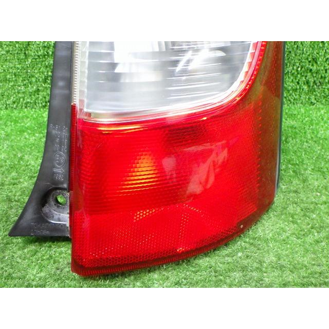 ダイハツ（DAIHATSU） L235S/245S エッセ 右テールレンズ 20506