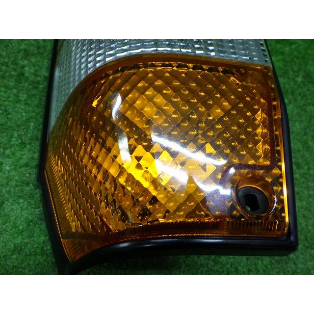 トヨタ（TOYOTA） 未使用品 70 78 プラド 左テールレンズ 81560-60570