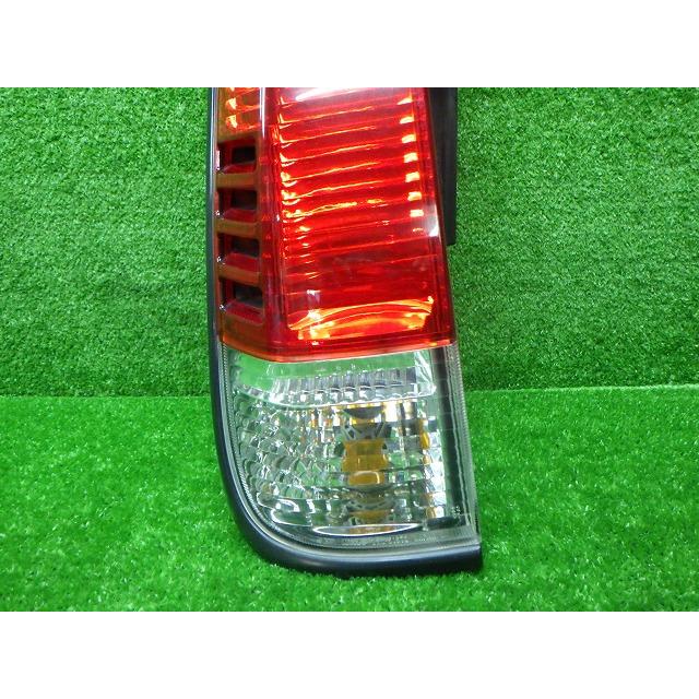 ダイハツテリオスキッドテールランプ左右セット ダイハツ（DAIHATSU） J111G/131G テリオスキッド 左テールレンズ 220