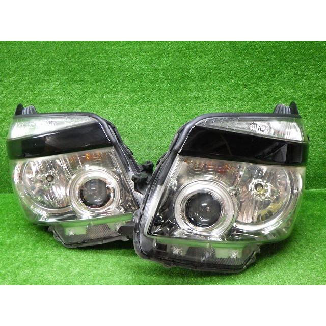 トヨタ ZRR70/75 ヴォクシー 前期 ヘッドライト左右 HID 28-203 V9 