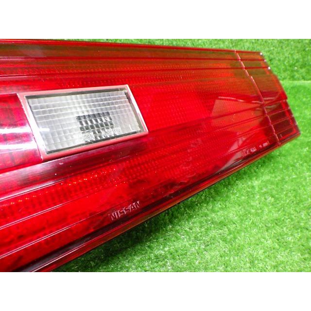 日産（NISSAN） U11 ブルーバード テールレンズ 左右 7211 4366