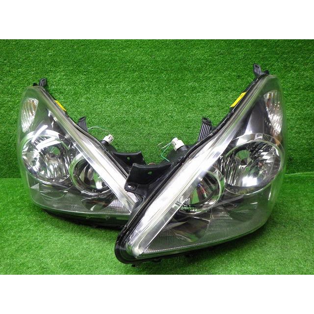 トヨタ 比較的綺麗 トヨタ ZNE10/14 ウィッシュ 前期 ヘッドライト  