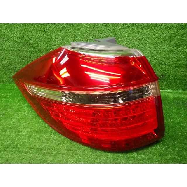 ホンダ（HONDA） RR系 エリシオン プレステージ 左テールレンズ D046A