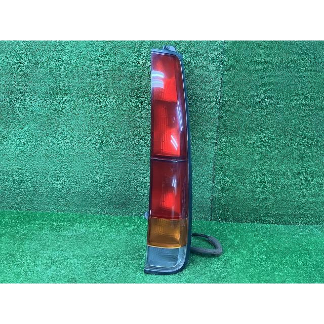タウンエース トヨタ SR40/50 右テールランプ 28-115 241108236