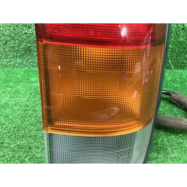 タウンエース トヨタ SR40/50 右テールランプ 28-115 241108236
