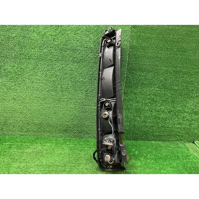 タウンエース トヨタ SR40/50 右テールランプ 28-115 241108236