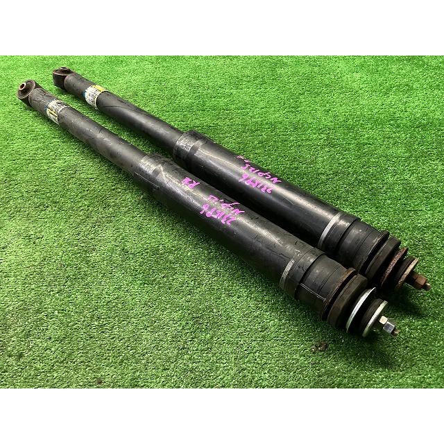 トヨタ（TOYOTA） NCP120/125 ラクティス リアショック 左右 48530